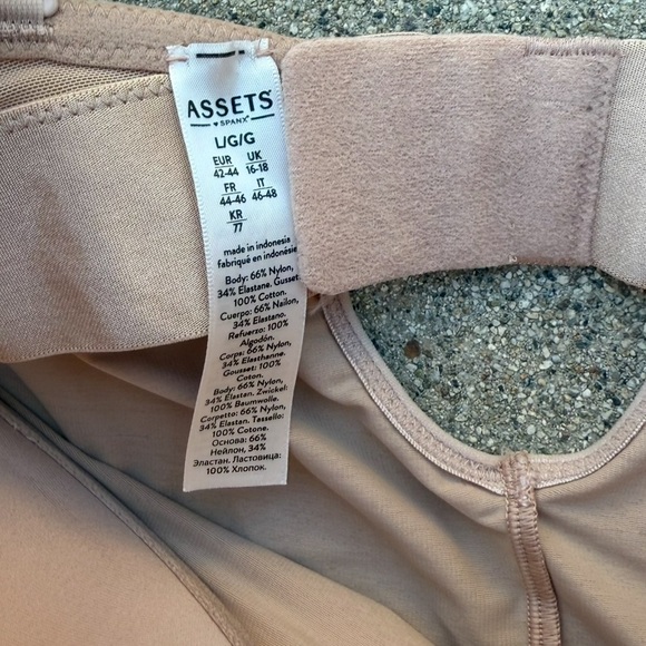 ASSETS by SPANX Strapless Cupped Shaping Bodysuit large new with tags - Picture 4 of 11